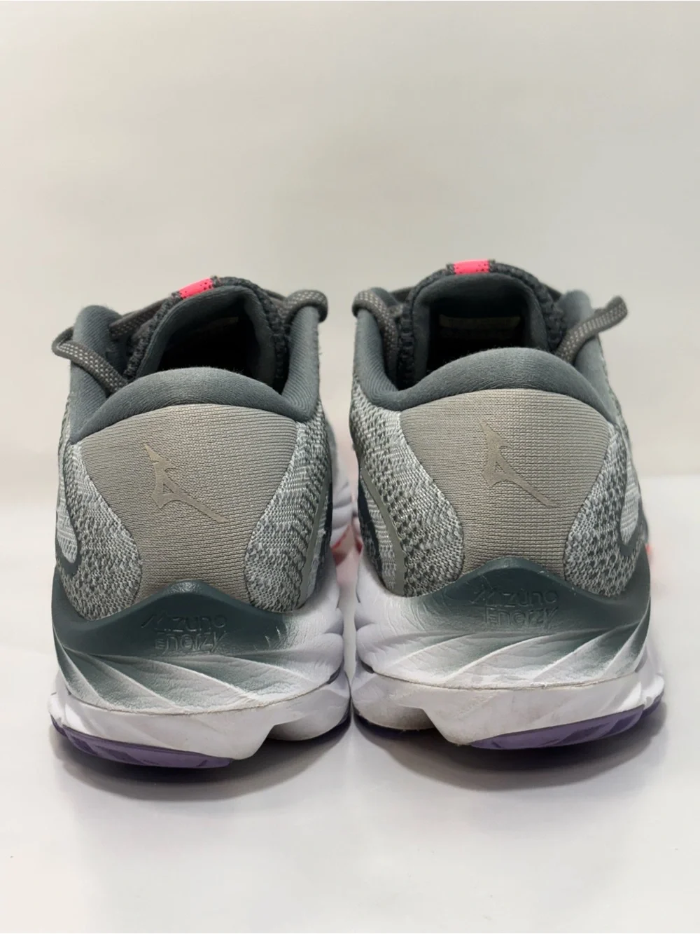 Mizuno Wave Rider 27 Women's Size 9 Gray/Pink Sneaker Running/Walking Shoe